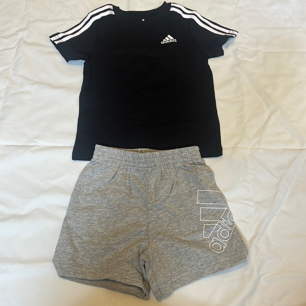 Brand new adidas t-shirt and shorts outfit (boys)